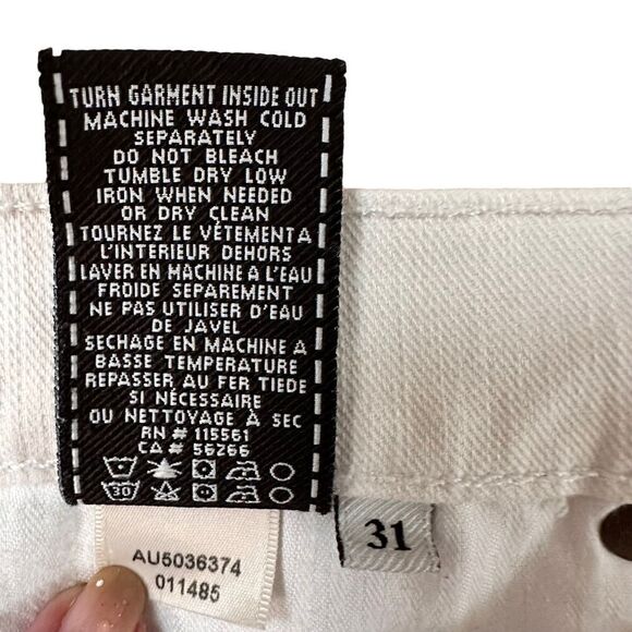 7 for all mankind ~ ivory denim shorts ~ size 31 ~ slight imperfection on right - Picture 7 of 13